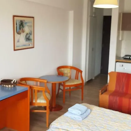 Petalmo City Apartment
