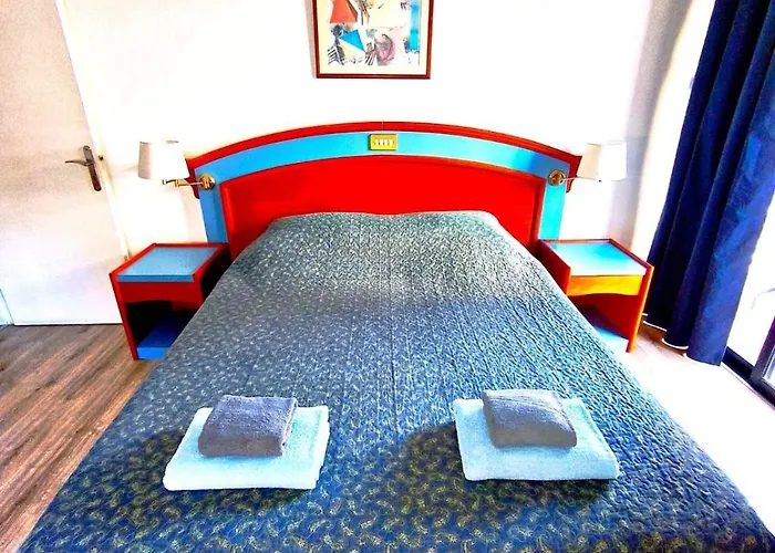 Petalmo City * Ларнака